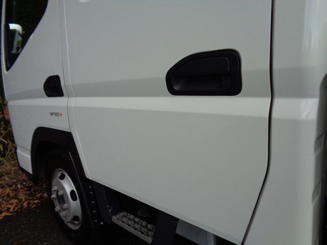 三菱ふそうキャンターダブルキャブ（Wキャブ）小型（2t・3t）[写真12]