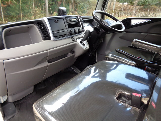 三菱ふそうキャンターダブルキャブ（Wキャブ）小型（2t・3t）[写真26]