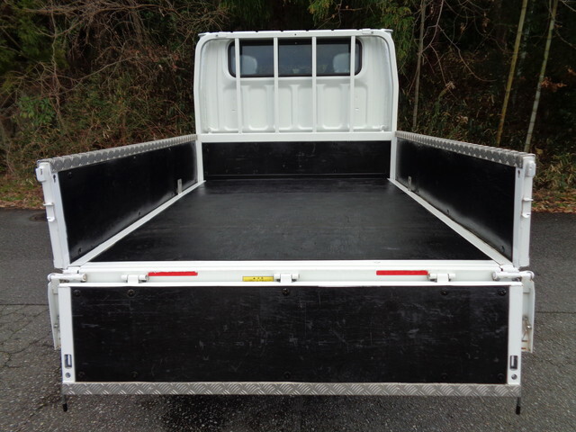 三菱ふそうキャンターダブルキャブ（Wキャブ）小型（2t・3t）[写真09]