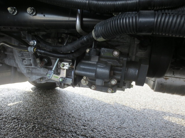 三菱ふそうキャンター平ボディ小型（2t・3t）[写真11]