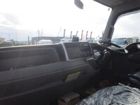 三菱ふそうキャンター平ボディ小型（2t・3t）[写真15]