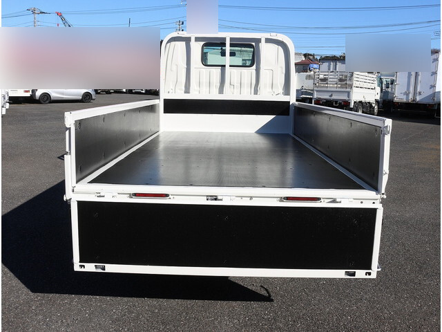 トヨタトヨエース平ボディ小型（2t・3t）[写真10]
