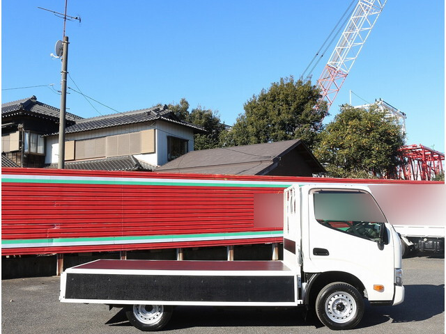トヨタトヨエース平ボディ小型（2t・3t）[写真14]