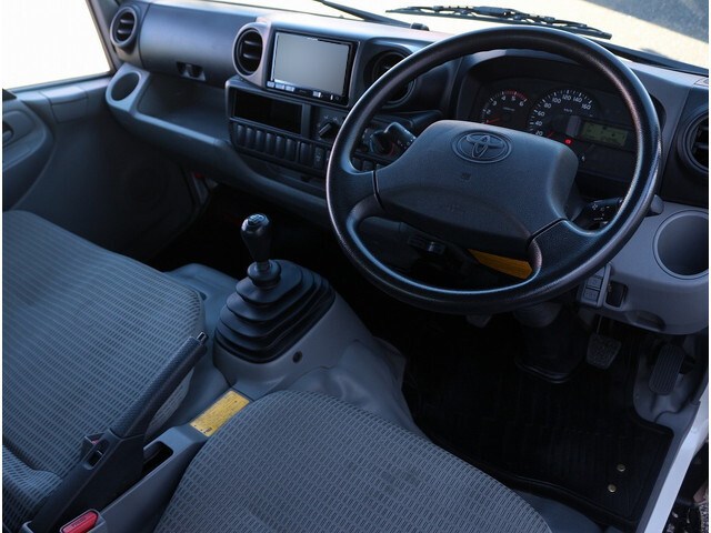 トヨタトヨエース平ボディ小型（2t・3t）[写真26]