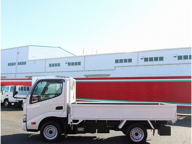 トヨタトヨエース平ボディ小型（2t・3t）[写真07]