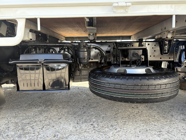 トヨタトヨエース平ボディ小型（2t・3t）[写真13]