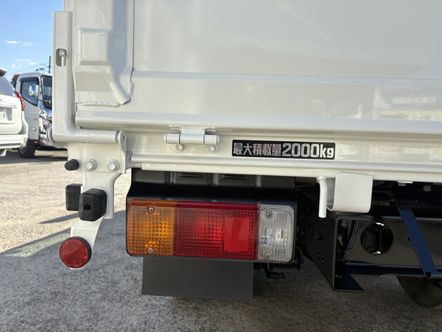 トヨタトヨエース平ボディ小型（2t・3t）[写真16]