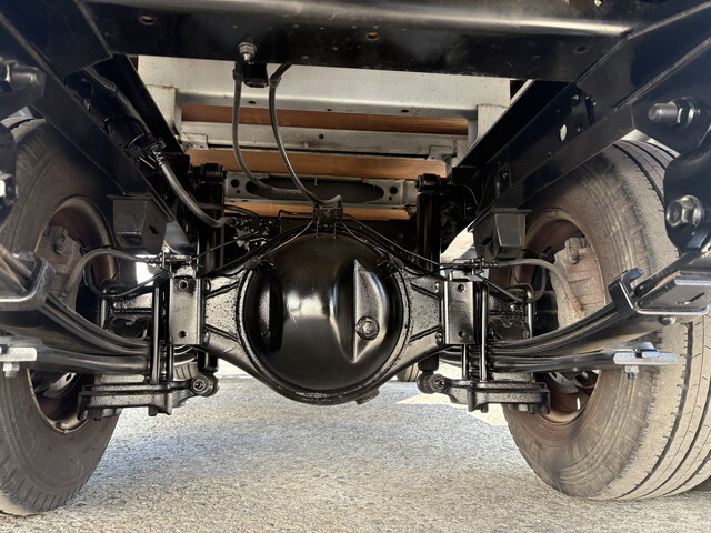 トヨタトヨエース平ボディ小型（2t・3t）[写真17]