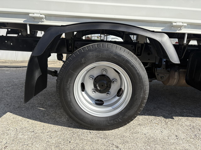 トヨタトヨエース平ボディ小型（2t・3t）[写真18]