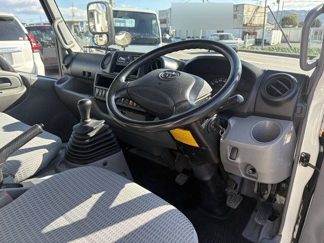 トヨタトヨエース平ボディ小型（2t・3t）[写真07]