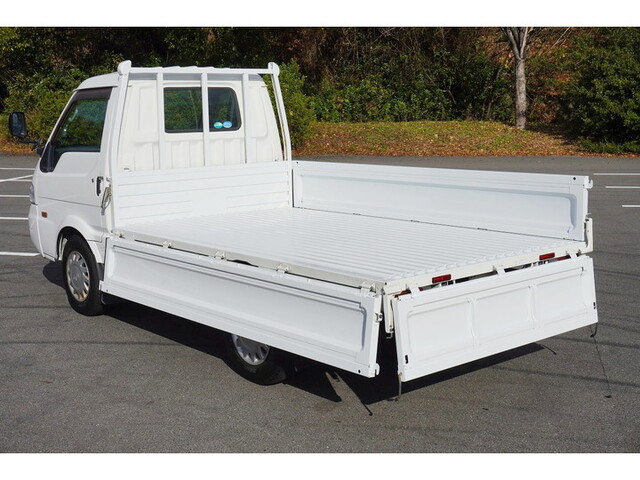 マツダボンゴ平ボディ小型（2t・3t）[写真15]