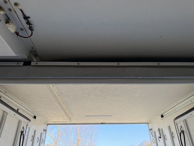 いすゞエルフ冷凍車（冷蔵車）小型（2t・3t）[写真22]