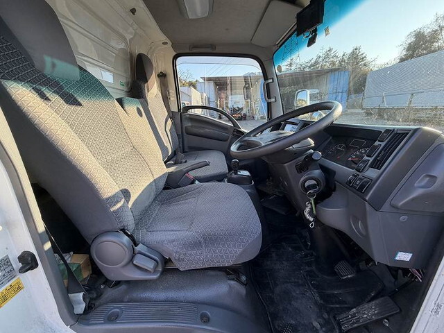 いすゞエルフ冷凍車（冷蔵車）小型（2t・3t）[写真33]