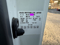 いすゞエルフ冷凍車（冷蔵車）小型（2t・3t）[写真41]