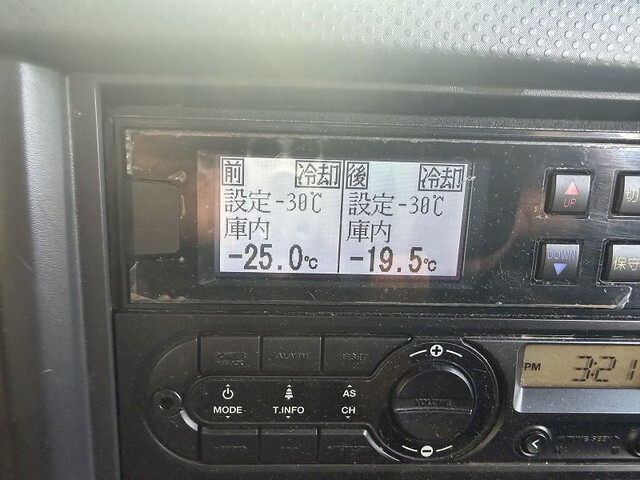いすゞエルフ冷凍車（冷蔵車）小型（2t・3t）[写真06]