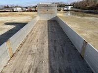 いすゞギガ平ボディ大型（10t）[写真11]