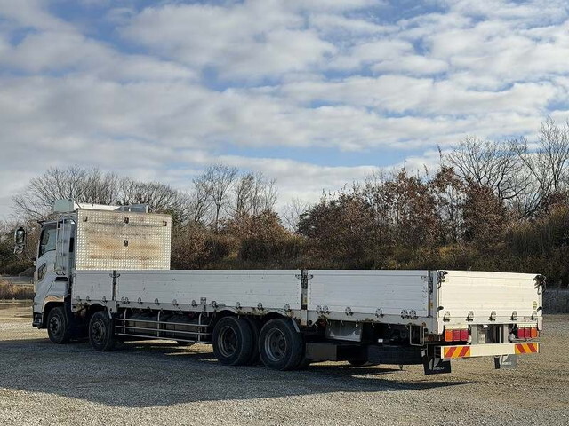 いすゞギガ平ボディ大型（10t）[写真02]