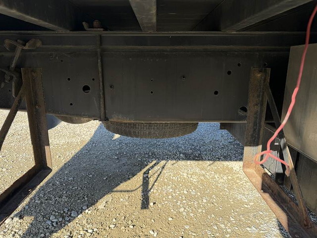 いすゞギガ平ボディ大型（10t）[写真24]