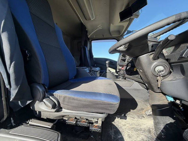 いすゞギガ平ボディ大型（10t）[写真29]