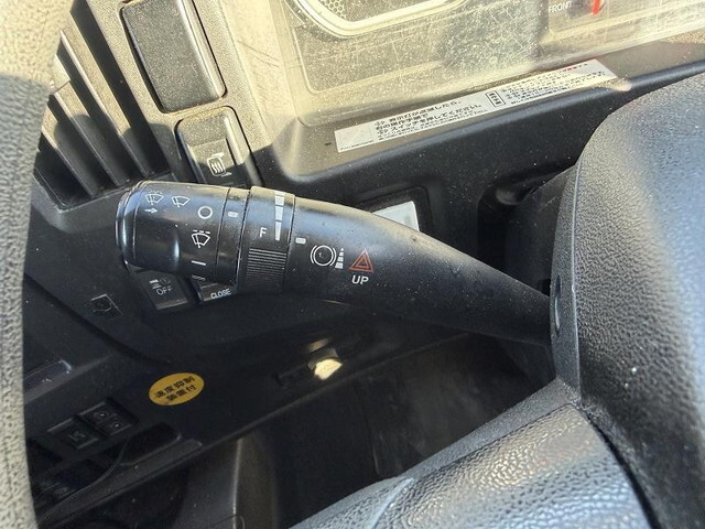 いすゞギガ平ボディ大型（10t）[写真31]