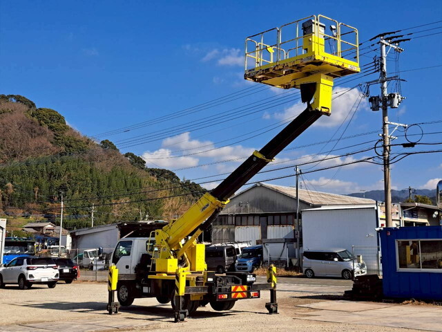 いすゞエルフ高所作業車小型（2t・3t）[写真02]