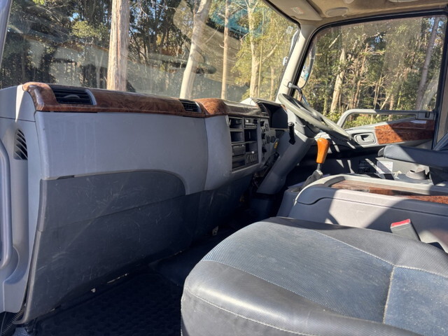 三菱ふそうファイターミキサー車（コンクリートミキサー）増トン（6t・8t）[写真12]