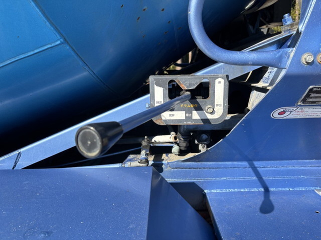 三菱ふそうファイターミキサー車（コンクリートミキサー）増トン（6t・8t）[写真16]