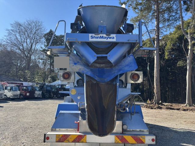 三菱ふそうファイターミキサー車（コンクリートミキサー）増トン（6t・8t）[写真17]