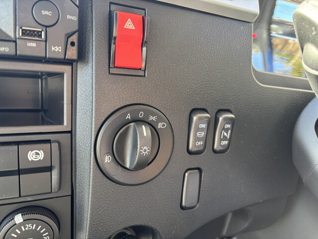 三菱ふそうファイターコンテナ専用車中型（4t）[写真13]