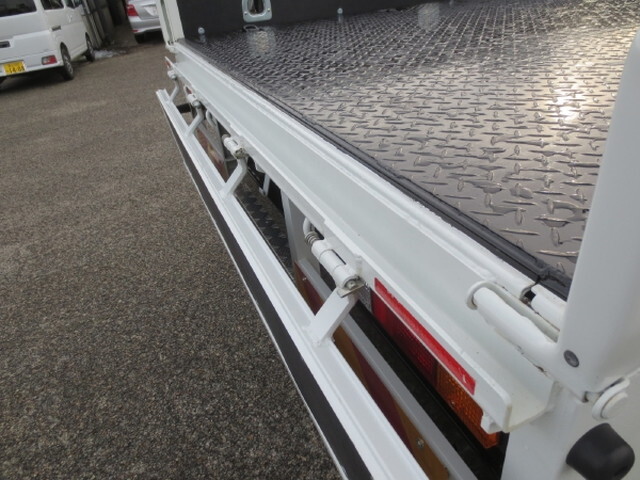 三菱ふそうキャンタークレーン4段小型（2t・3t）[写真12]