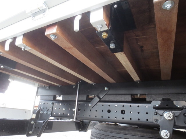 三菱ふそうキャンタークレーン4段小型（2t・3t）[写真13]