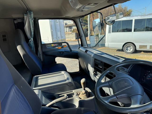 三菱ふそうファイターアルミブロック中型（4t）[写真23]