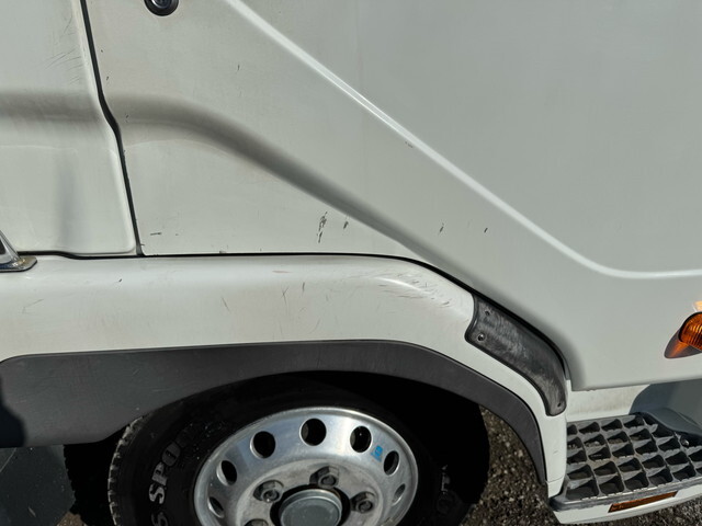 三菱ふそうファイターアルミブロック中型（4t）[写真29]