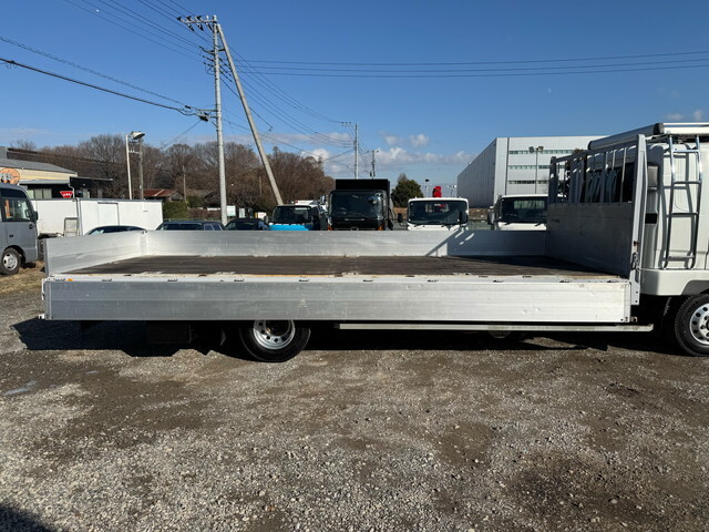 三菱ふそうファイターアルミブロック中型（4t）[写真09]