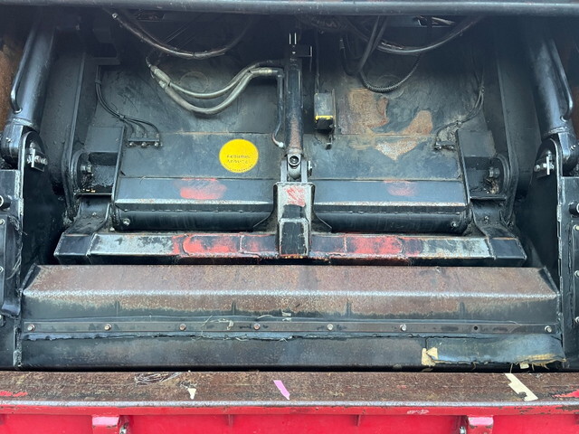 三菱ふそうファイターパッカー車（塵芥車）中型（4t）[写真15]