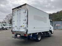 いすゞエルフ冷凍車（冷蔵車）小型（2t・3t）[写真02]