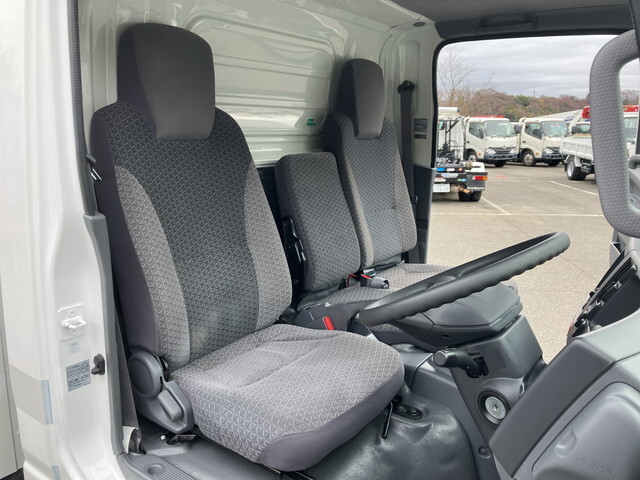 いすゞエルフ冷凍車（冷蔵車）小型（2t・3t）[写真30]