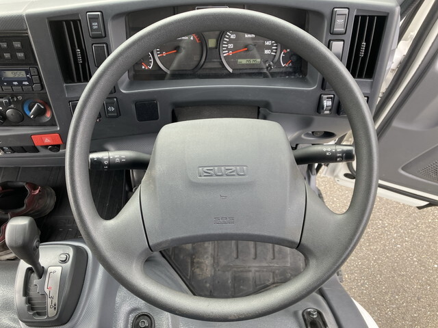 いすゞエルフ冷凍車（冷蔵車）小型（2t・3t）[写真32]