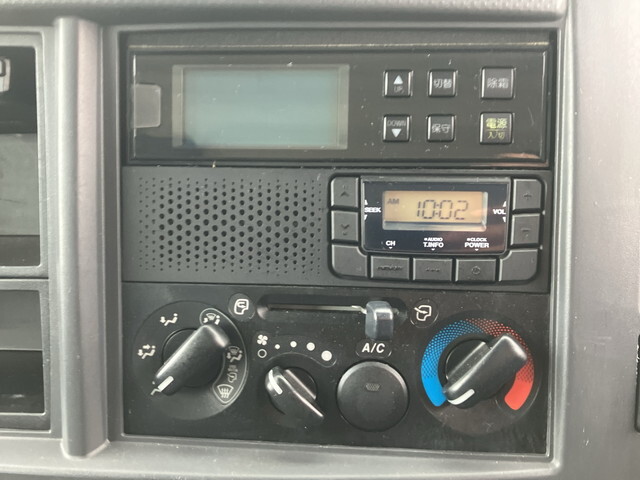 いすゞエルフ冷凍車（冷蔵車）小型（2t・3t）[写真34]