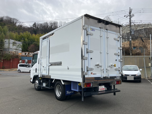 いすゞエルフ冷凍車（冷蔵車）小型（2t・3t）[写真04]