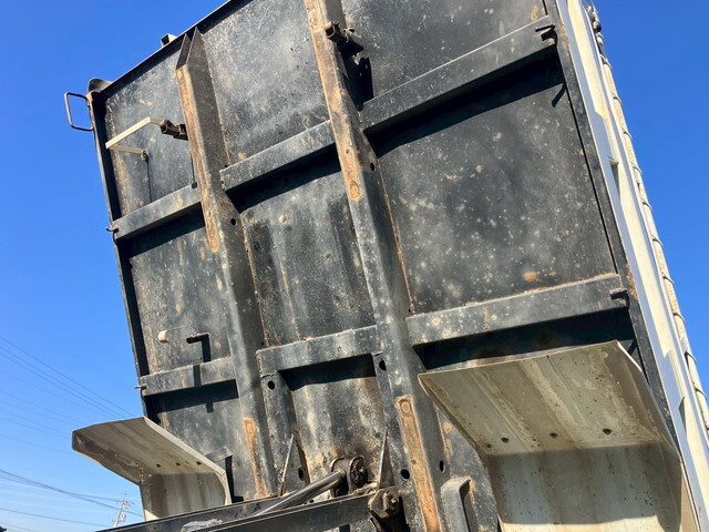 三菱ふそうキャンターダンプ小型（2t・3t）[写真17]