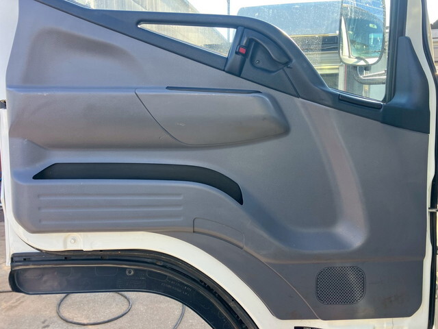 三菱ふそうキャンターダンプ小型（2t・3t）[写真28]