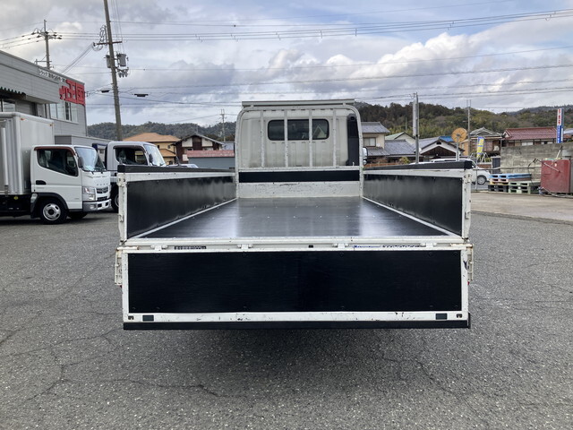トヨタトヨエース平ボディ小型（2t・3t）[写真11]
