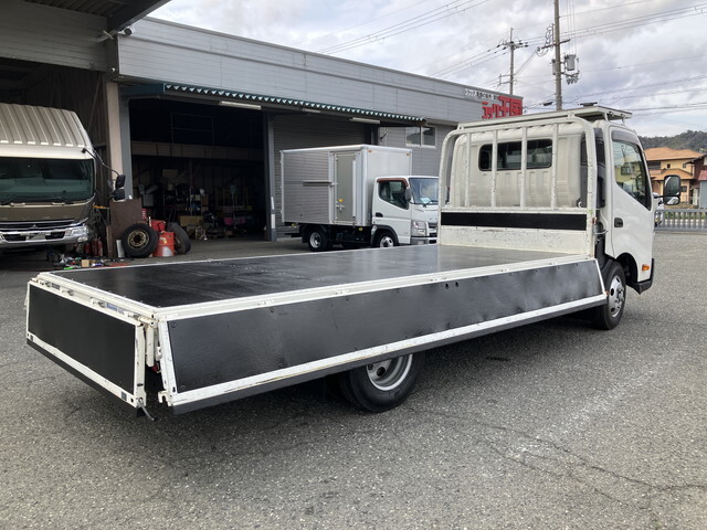 トヨタトヨエース平ボディ小型（2t・3t）[写真15]