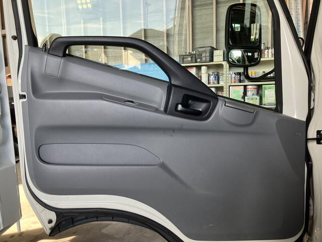 トヨタトヨエース平ボディ小型（2t・3t）[写真25]