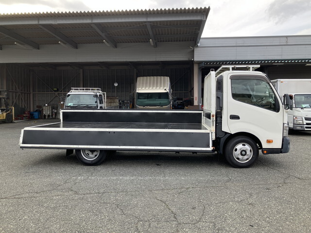 トヨタトヨエース平ボディ小型（2t・3t）[写真08]
