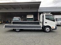 トヨタトヨエース平ボディ小型（2t・3t）[写真09]