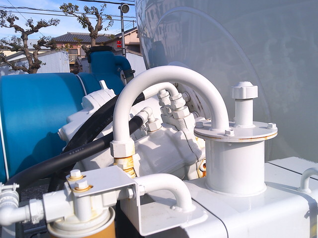 三菱ふそうファイターミキサー車（コンクリートミキサー）増トン（6t・8t）[写真11]