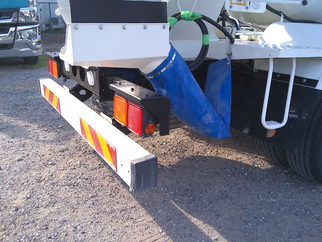 三菱ふそうファイターミキサー車（コンクリートミキサー）増トン（6t・8t）[写真16]