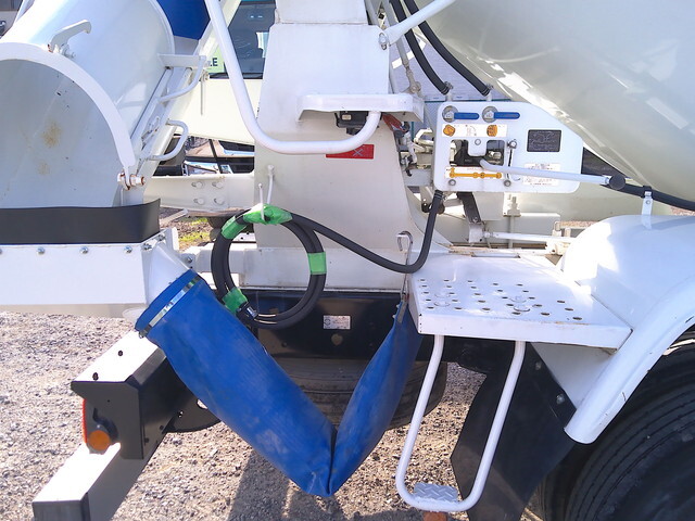 三菱ふそうファイターミキサー車（コンクリートミキサー）増トン（6t・8t）[写真17]